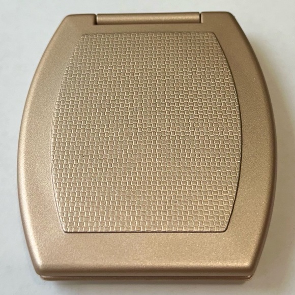 ROC Skincare Folding Purse/Pocket Compact Double Mirror- Regular and Magnifying - Picture 7 of 7